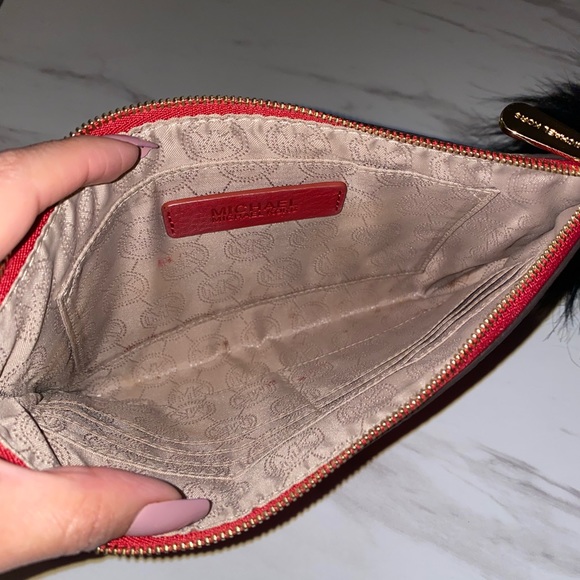 Michael Kors large wristlet/clutch - Picture 4 of 4